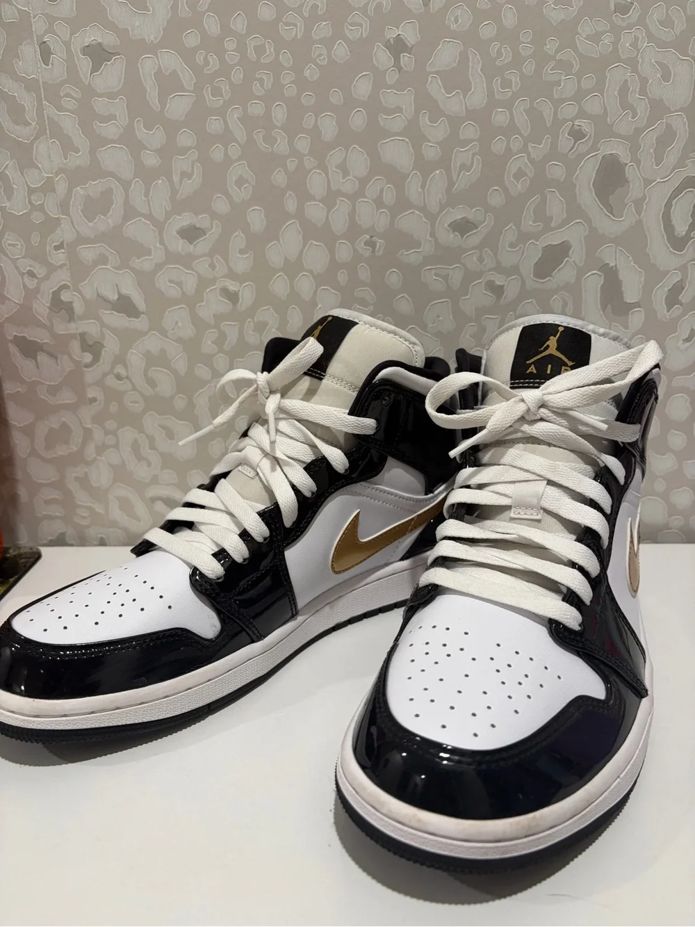 Jordan Mid Sneakers - White/Black/Gold